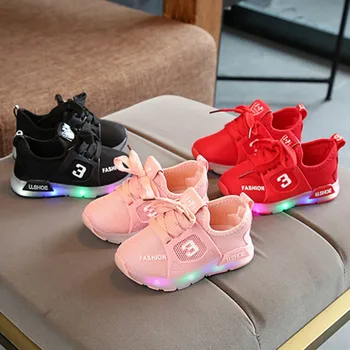 Nova Coleção Primavera / Verão De Crianças Sapatos Casuais Unisex Criança De Meninos Meninas Rapazes Raparigas Tênis De Malha Respirável Moda Brilhantes Sapatos