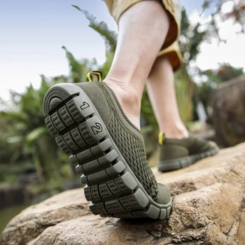 2021 Novo Aqua Sapatos Para Homens de Verão ao ar livre de Praia de Água Sapato Respirável Pesca Infantis Montante Sapatas antiderrapante Plus Size Tênis