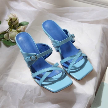 Senhoras Chinelos de quarto Cruz Combinação de Azul PU Couro Feminino Slides de Cabeça Quadrada de Dedo do pé Aberto de Verão de Mulheres Sandálias 2021Sexy Saltos Finos