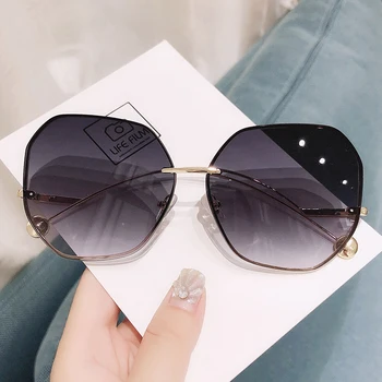 Senhoras moda Óculos de sol Óculos de sol Feminino coreano Proteção UV Nova Estrela Óculos de sol Fresco Personalidade 50541