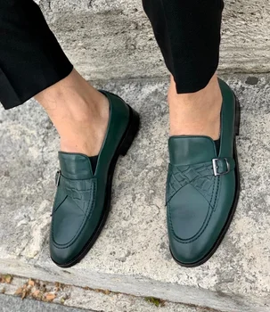 Homens Sapatos de Vestido Casual de Negócios de Moda Pu Couro Salto Baixo de Estilo Britânico Classic Slip-on Sapatos Zapatos De Hombre ZZS257